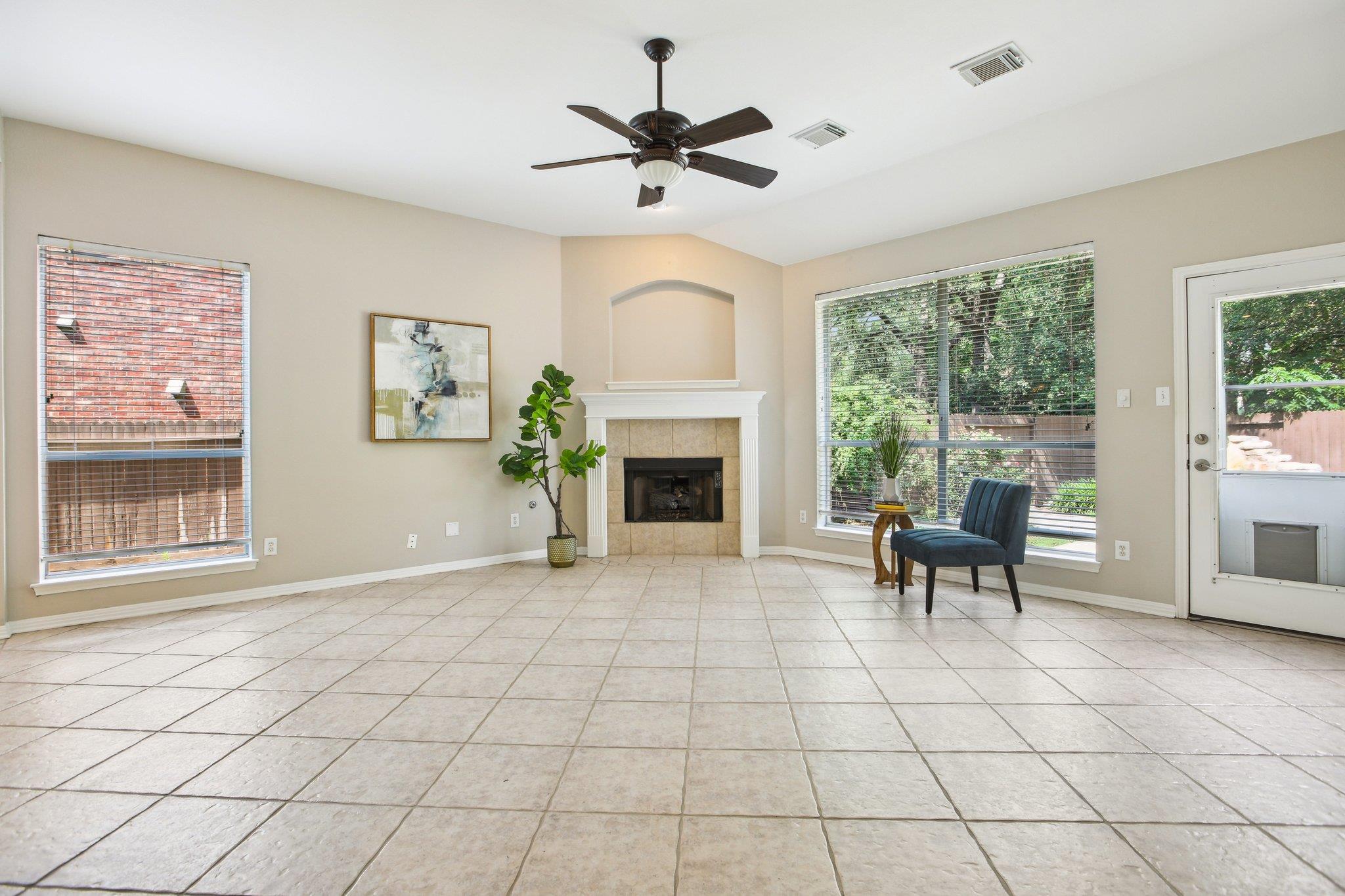 1252 Fall Creek LOOP