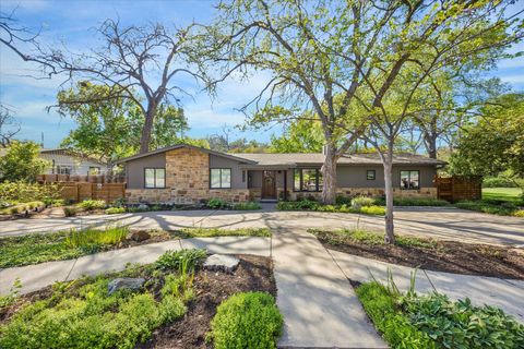 Photo of 6406 Shoal Creek BLVD, Austin, TX 78757 (MLS # 3314011)