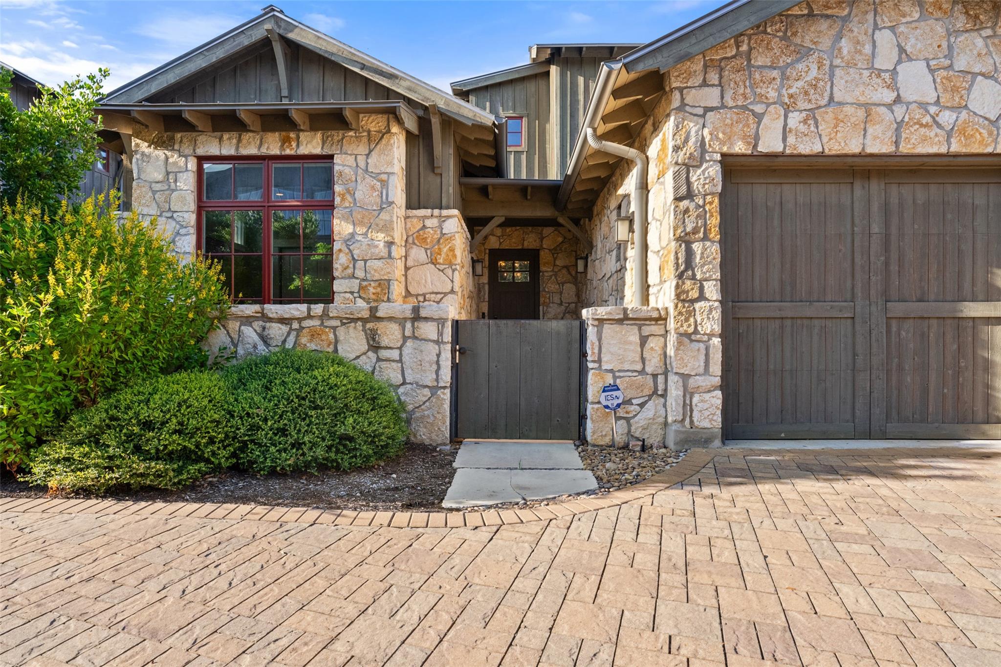 Spicewood, Texas 78669, United States, 5 Bedrooms Bedrooms, ,4 BathroomsBathrooms,Residential,Active,234322