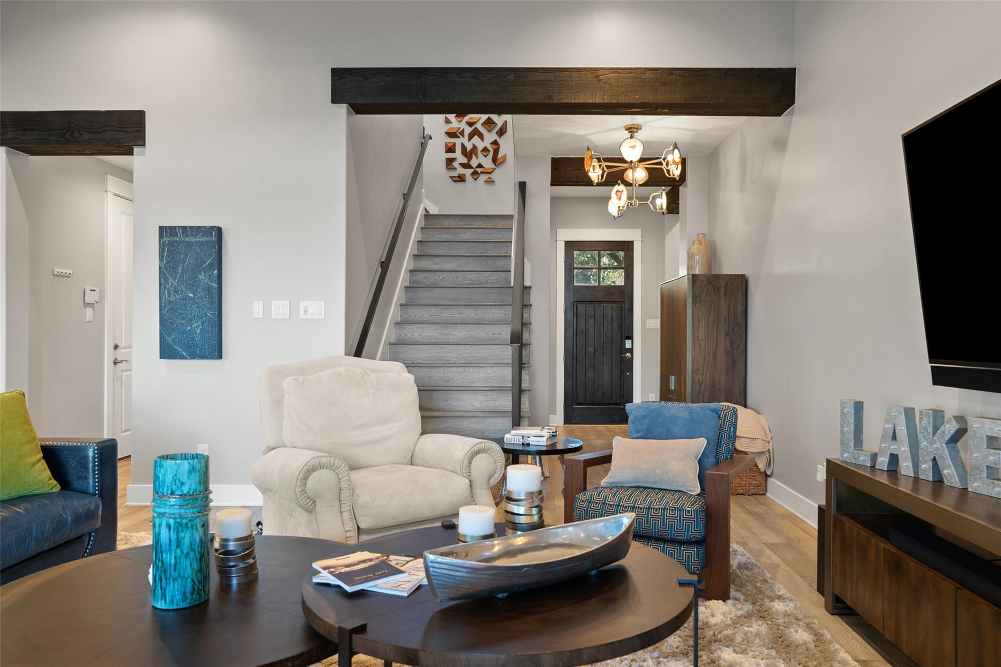 Spicewood, Texas 78669, United States, 5 Bedrooms Bedrooms, ,4 BathroomsBathrooms,Residential,Active,234322