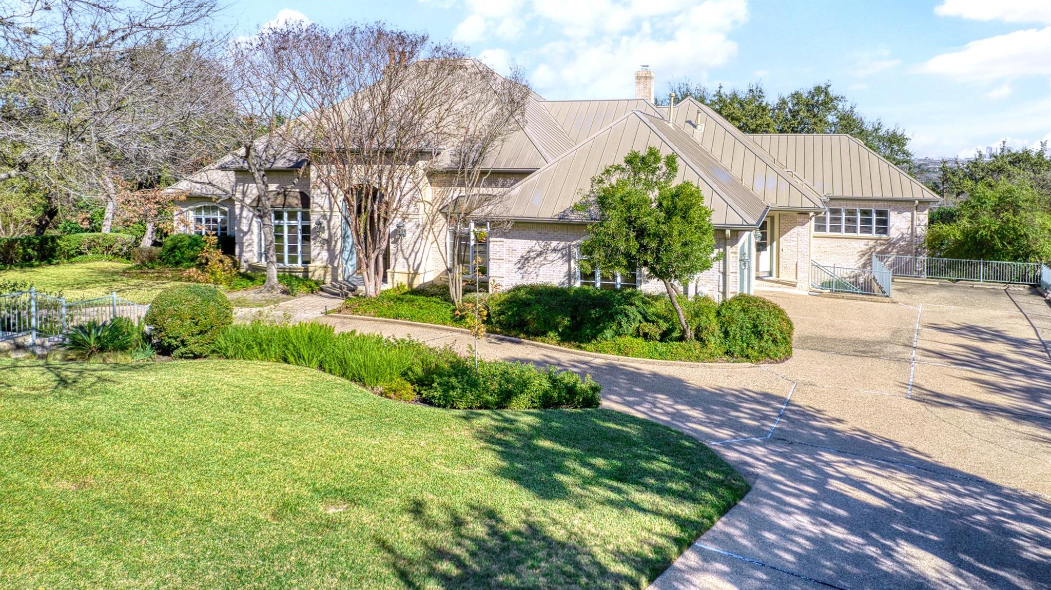 3226 Stratford Hills LN
