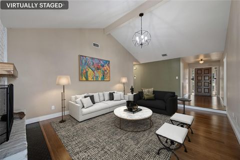 9424 Shady Oaks DR Austin TX 78729