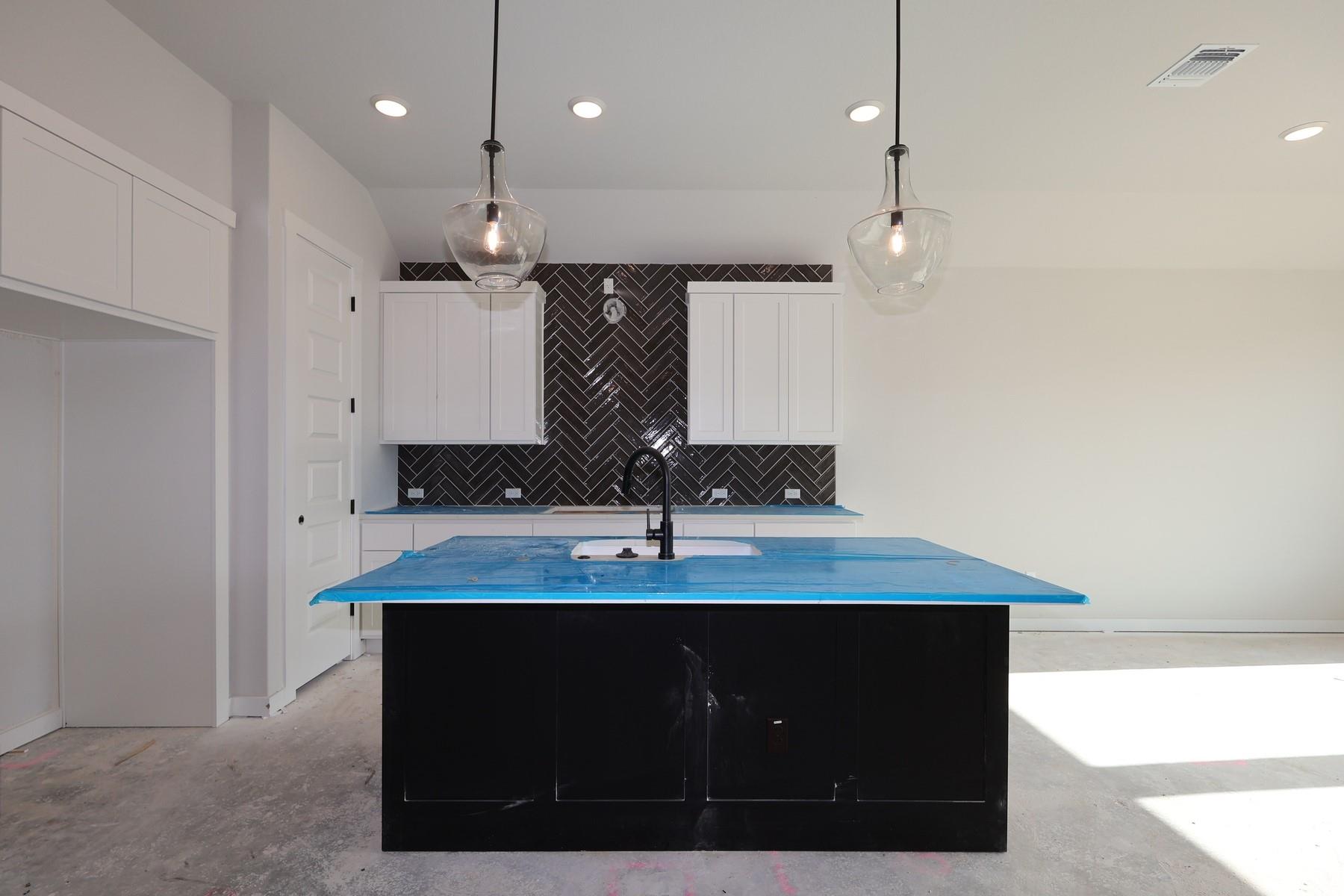 10728 Worth Lane