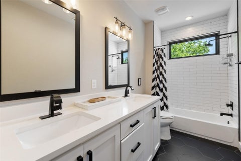 Tiny photo for 2202 Santa Rita ST, Austin, TX 78702 (MLS # 8096030)