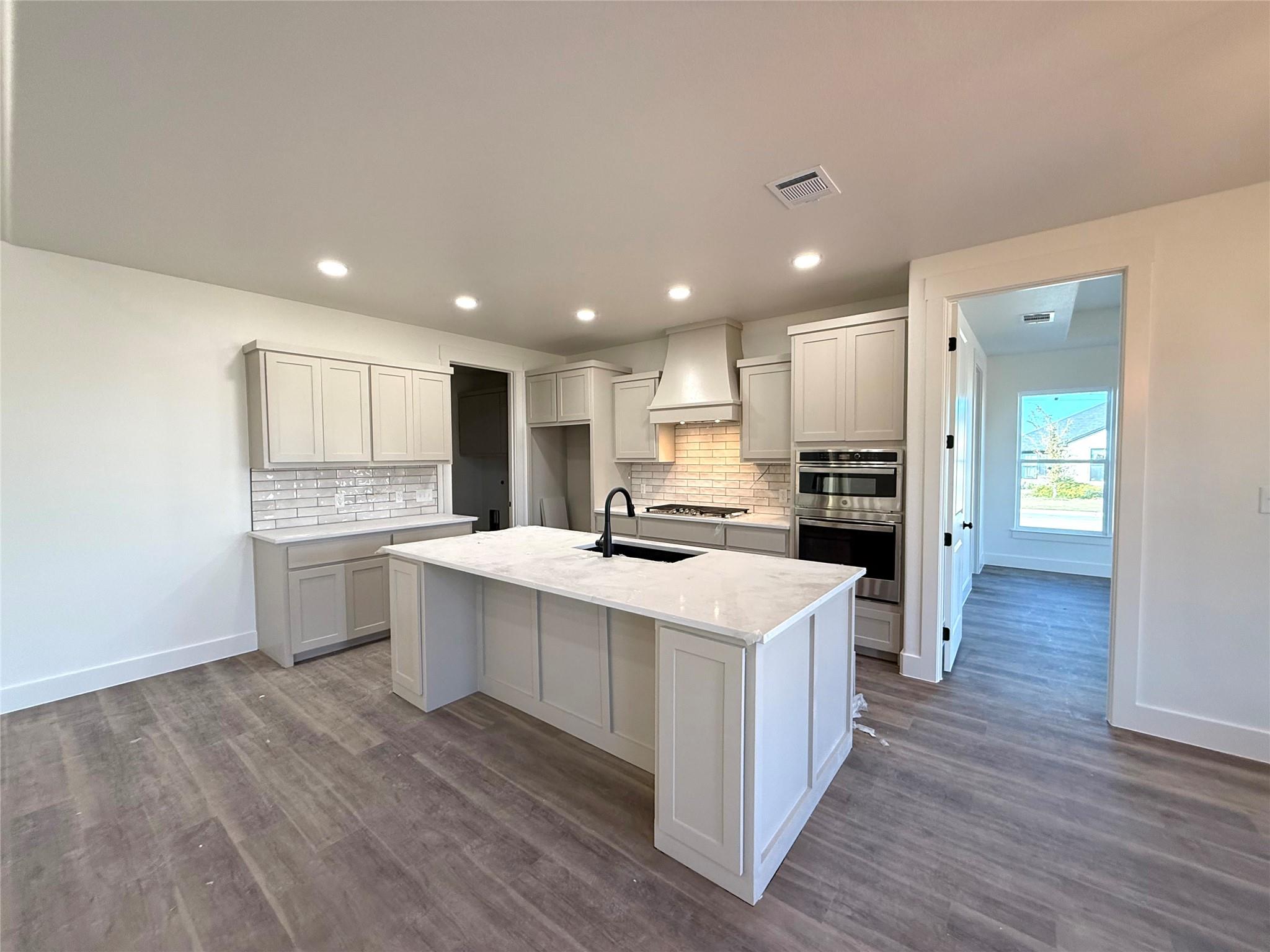 5207 Hollow Ranch DR