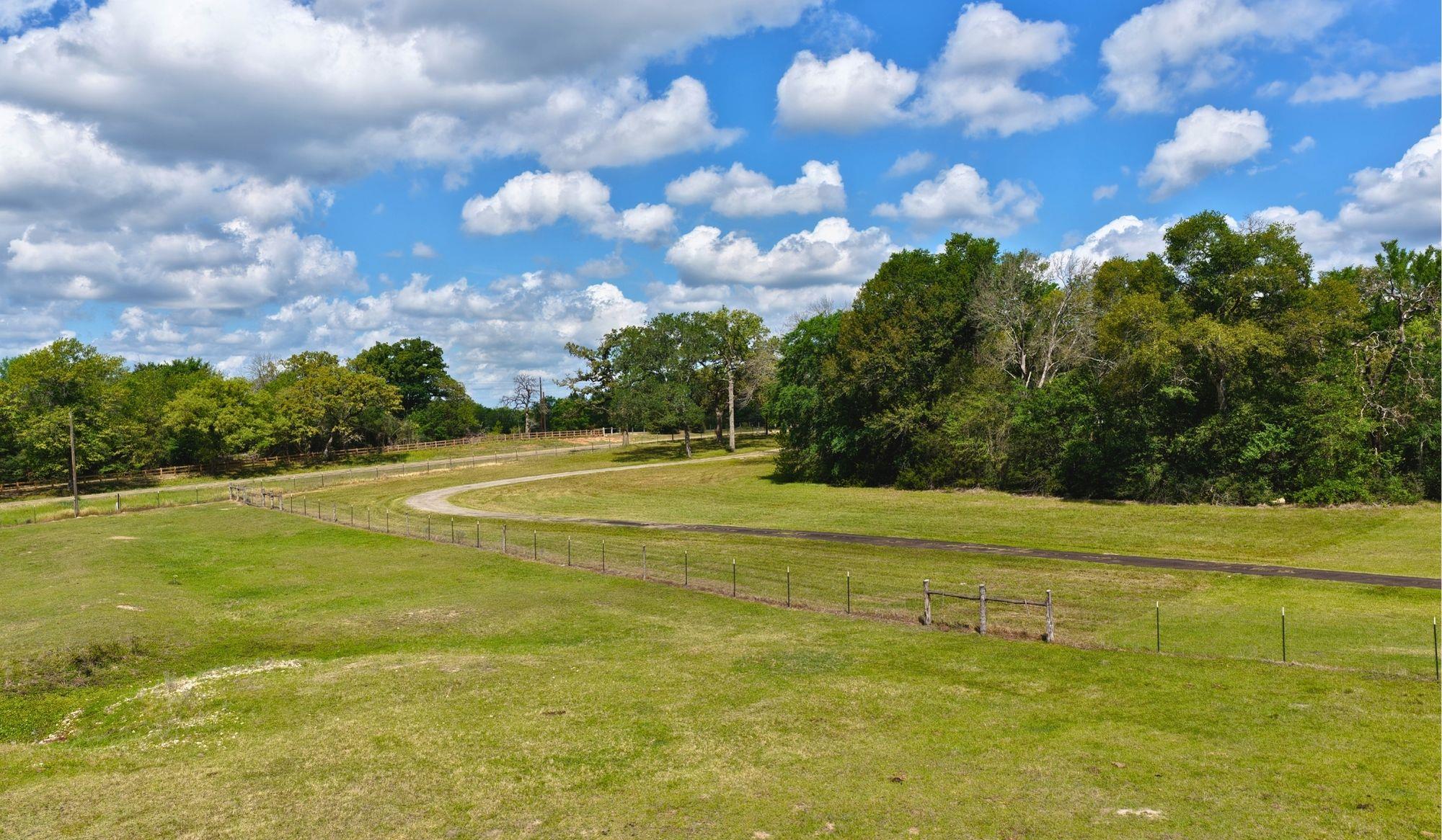 5916 Private Road 2003 (+/- 12 acres)