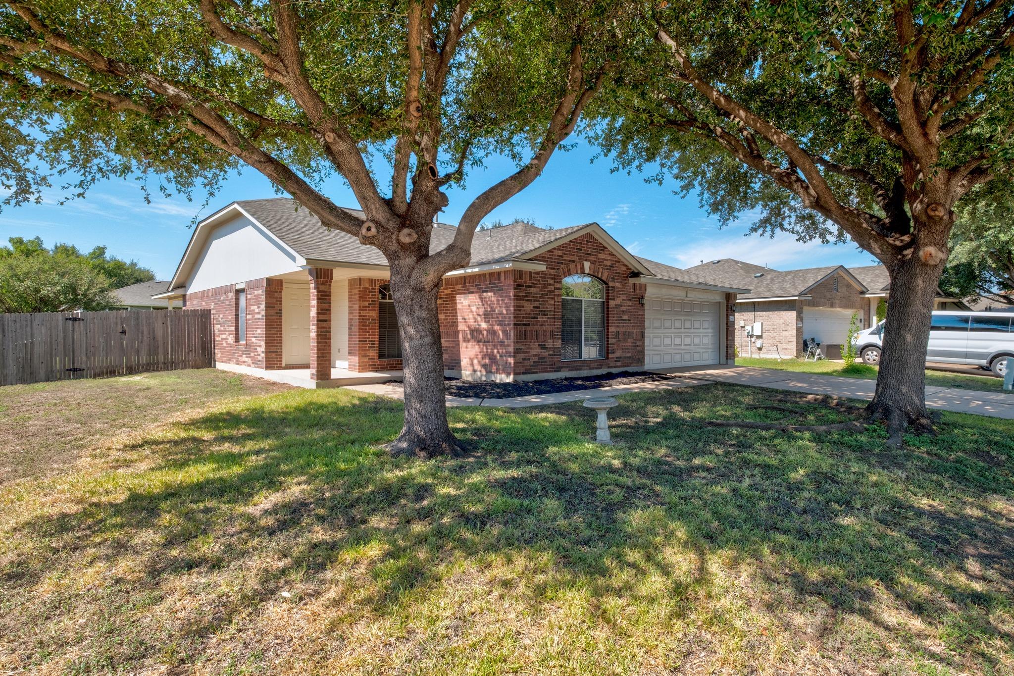 2666 Bradley LN