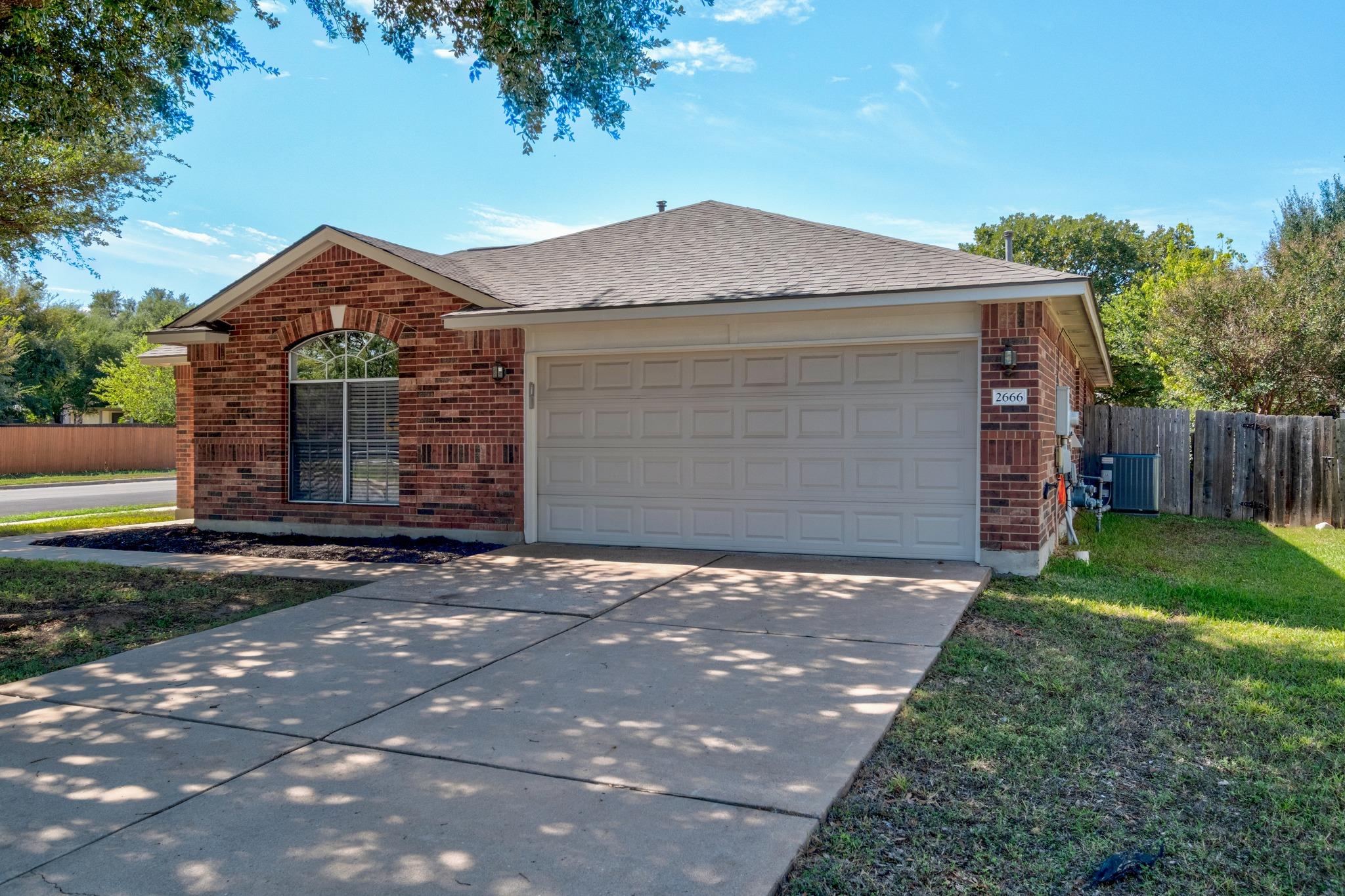 2666 Bradley LN