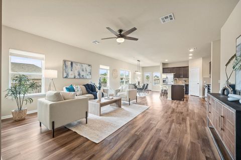 401 Lewisville LN Leander TX 78641