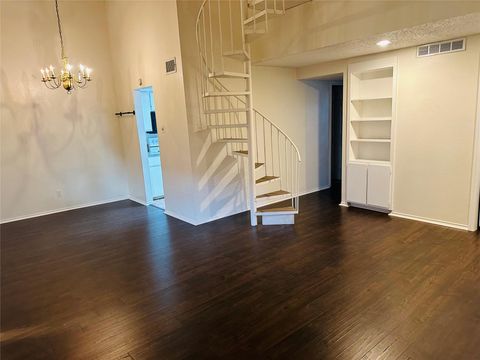 Photo of 2401 Leon ST #307, Austin, TX 78705 (MLS # 3245727)