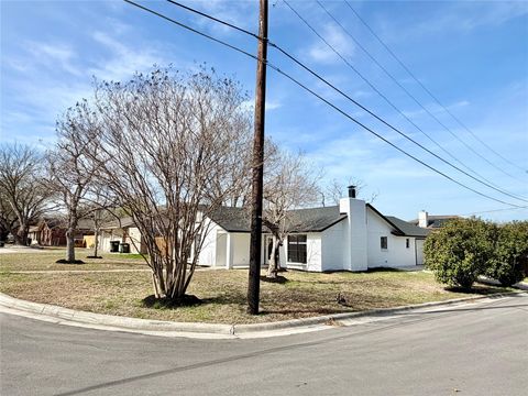 Photo of 1504 Parkview LN, San Marcos, TX 78666 (MLS # 1438546)