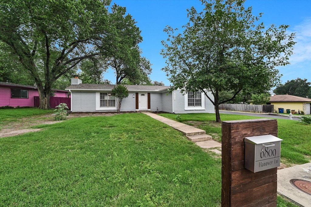 Photo of 6809 Hanover LN, Austin, TX 78723 (MLS # 2479088)
