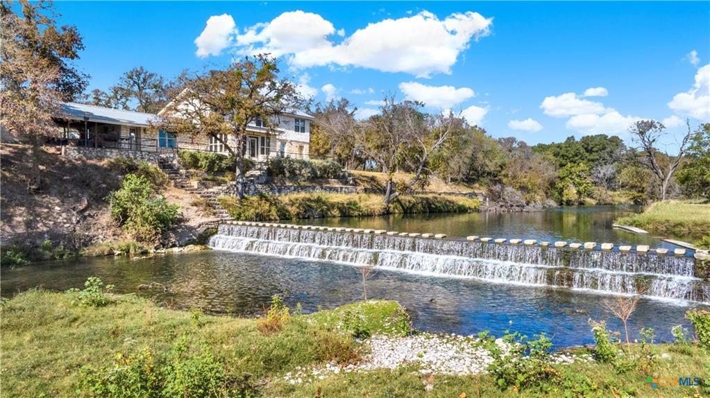 190 Private Road 3011
