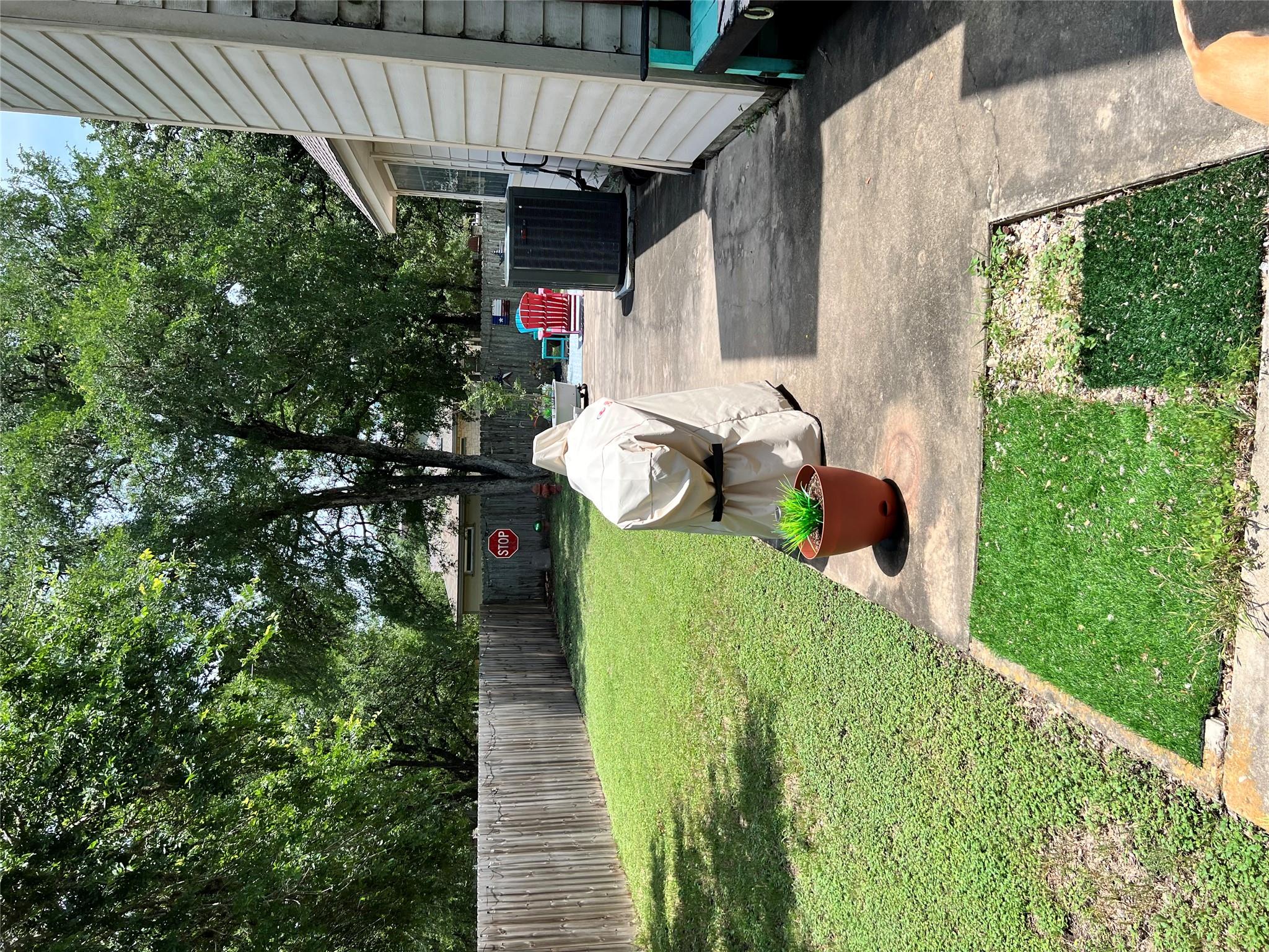 312 Country Club DR