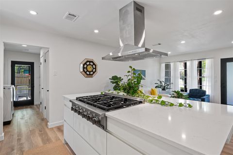 Tiny photo for 3005 Leaning Oak CIR, Austin, TX 78704 (MLS # 6107892)