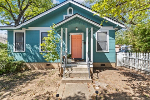 Photo of 2910 Pearl ST, Austin, TX 78705 (MLS # 2064931)