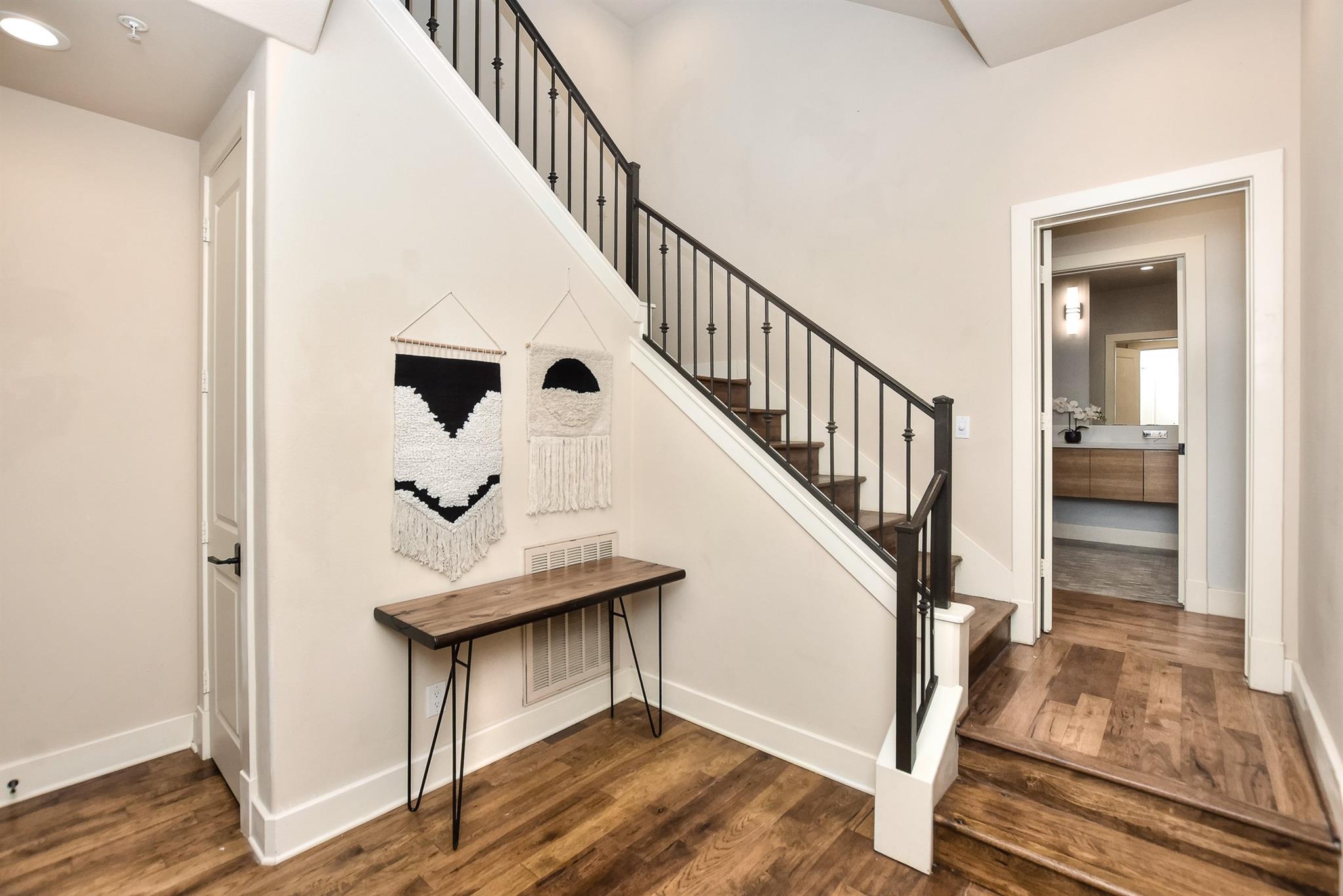 1529 Barton Springs RD 16
