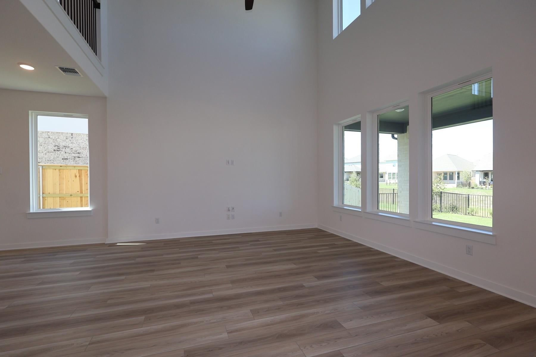 541 Bloomington Loop