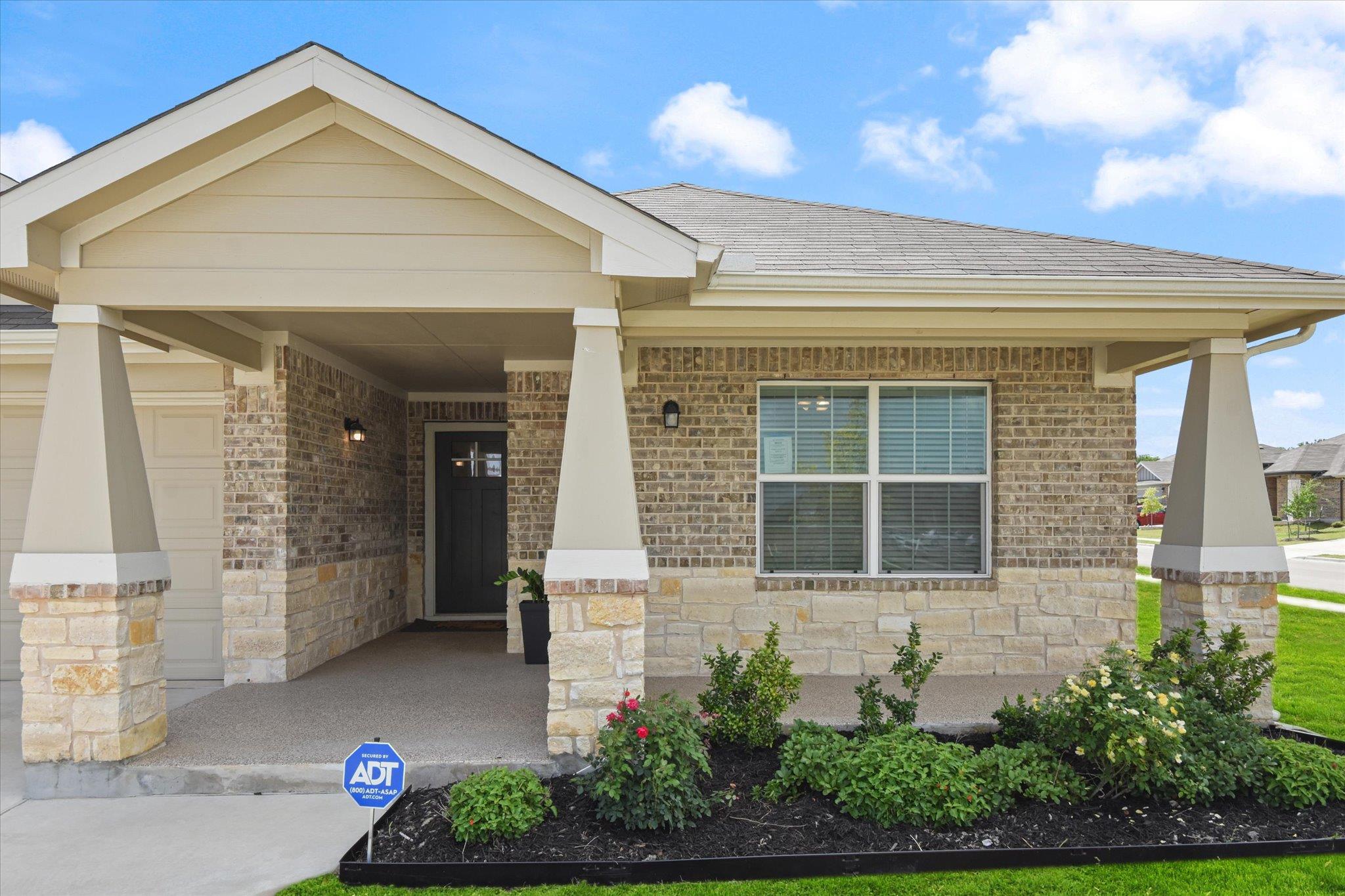 333 Pedernales LN