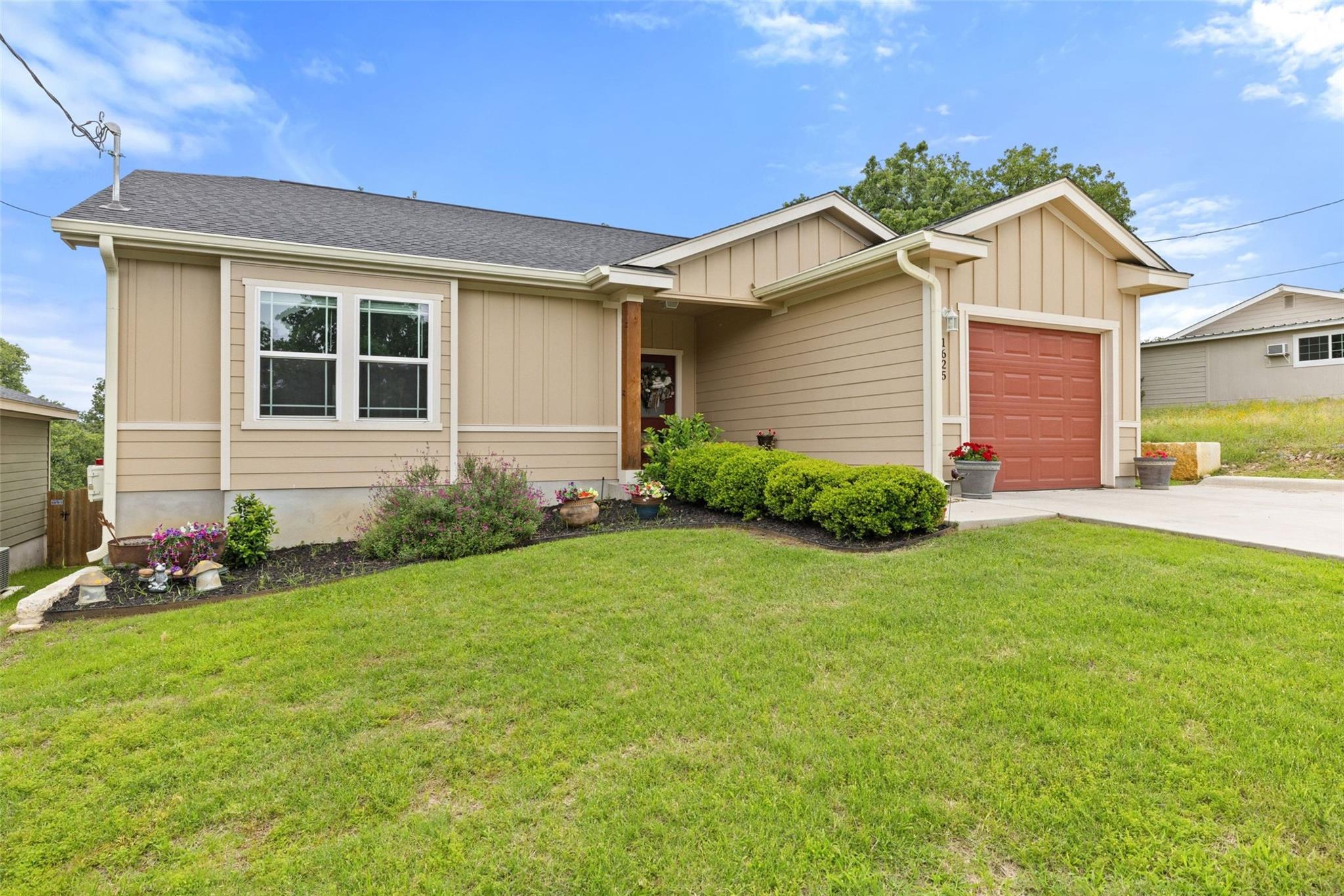 1625 Packsaddle TRL