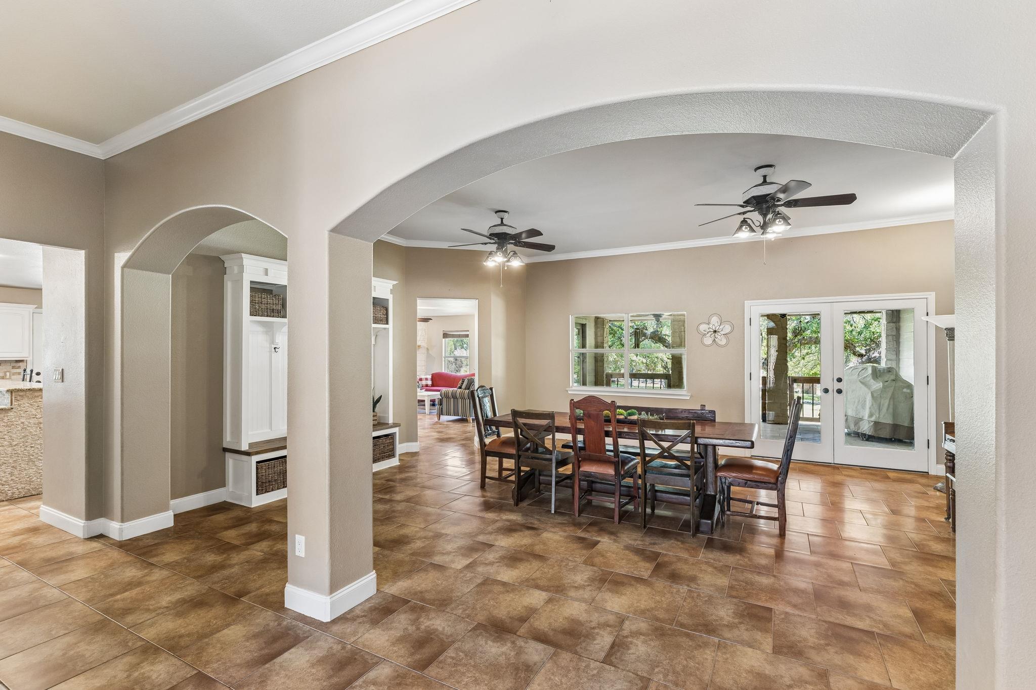 401 Twin Springs RD