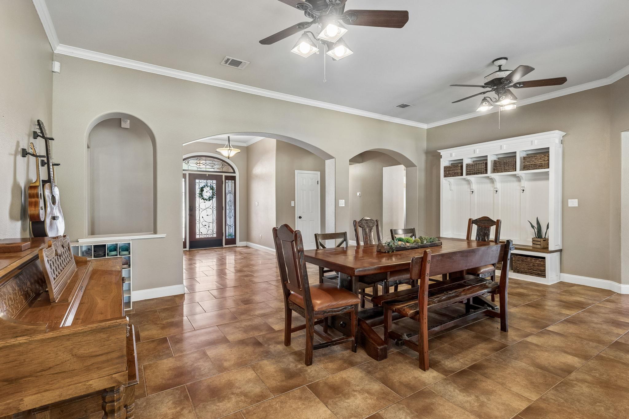 401 Twin Springs RD