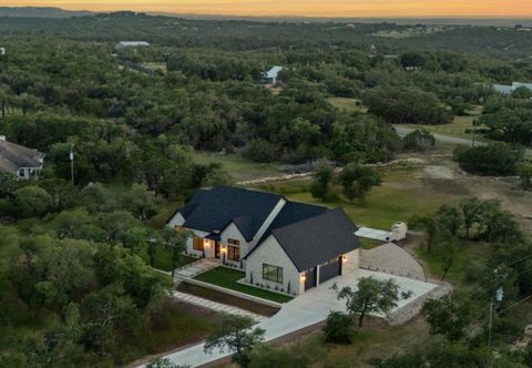 208 Stonegate LN Dripping Springs TX 78620