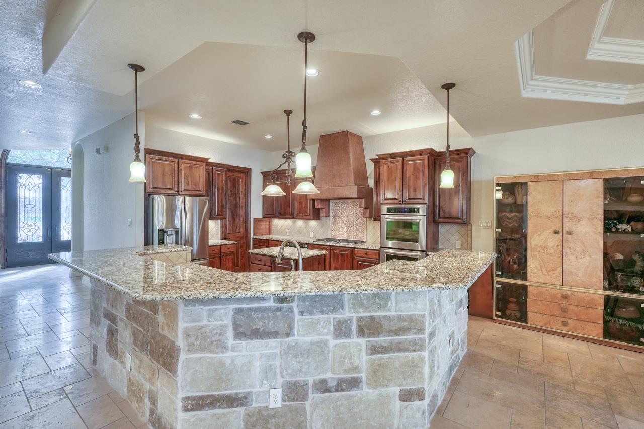336 E Lakeshore DR