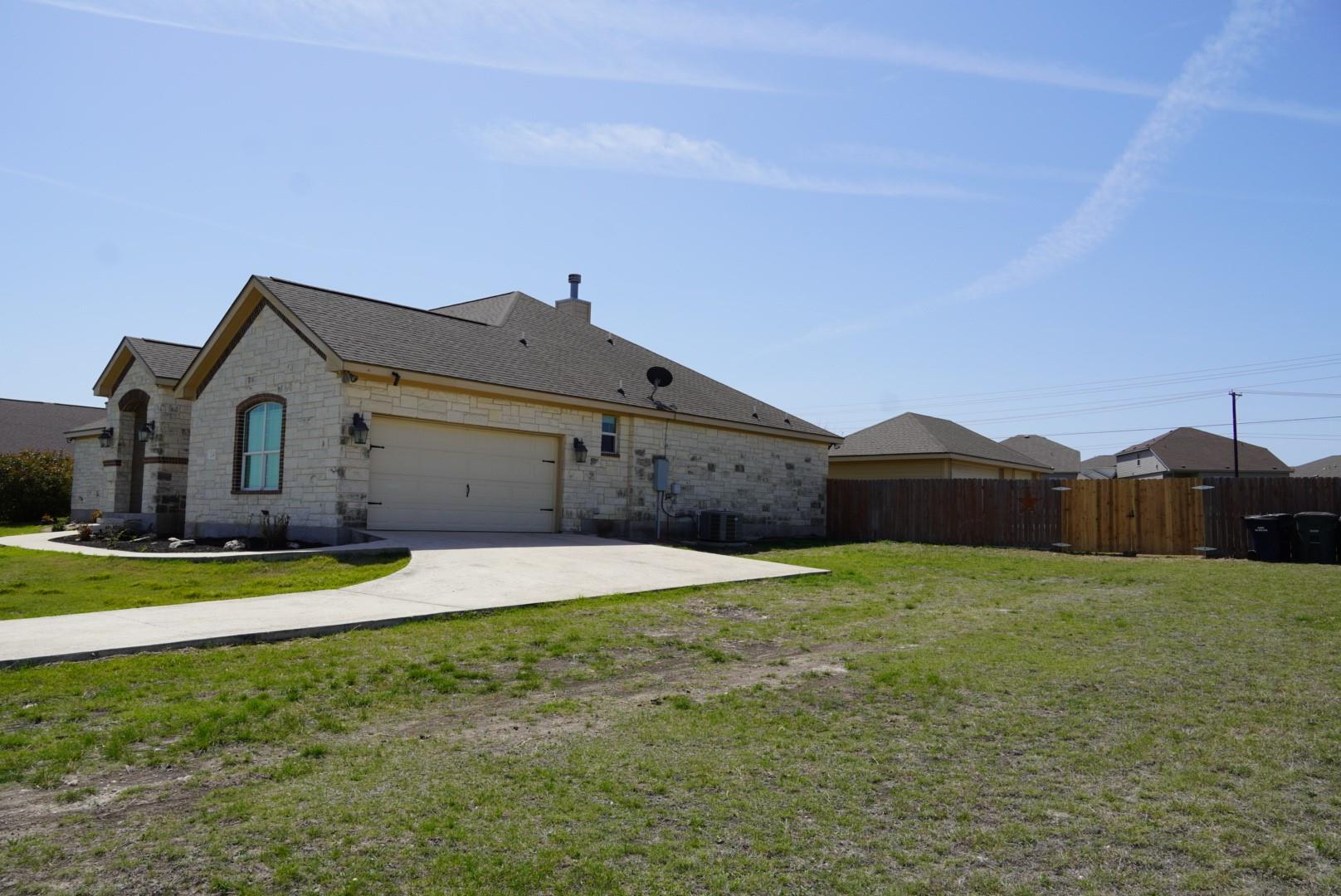 141 Oak Stone DR
