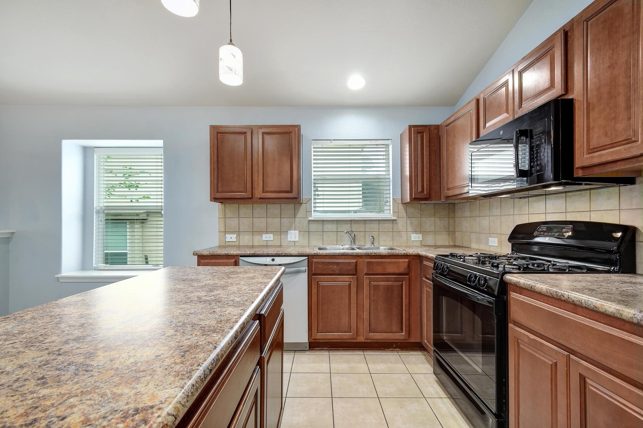 371 Bloomsbury DR
