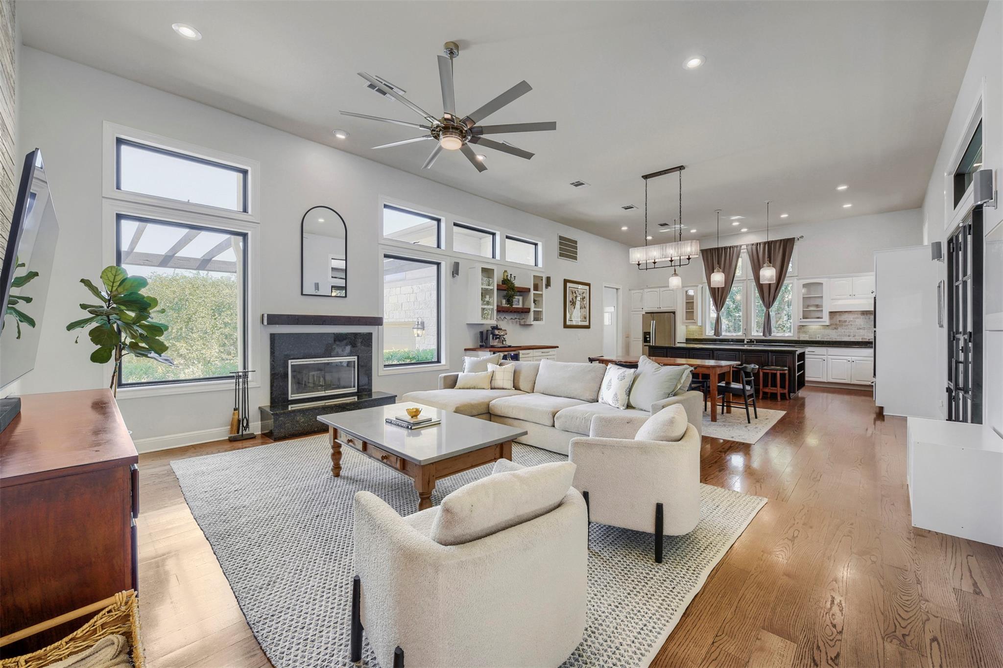 220 Clubhouse DR