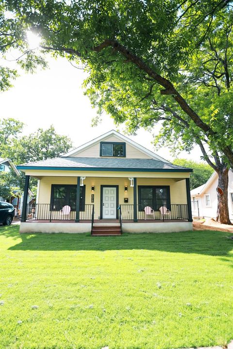 Photo of 4010 Avenue D Ave, Austin, TX 78751 (MLS # 1154039)