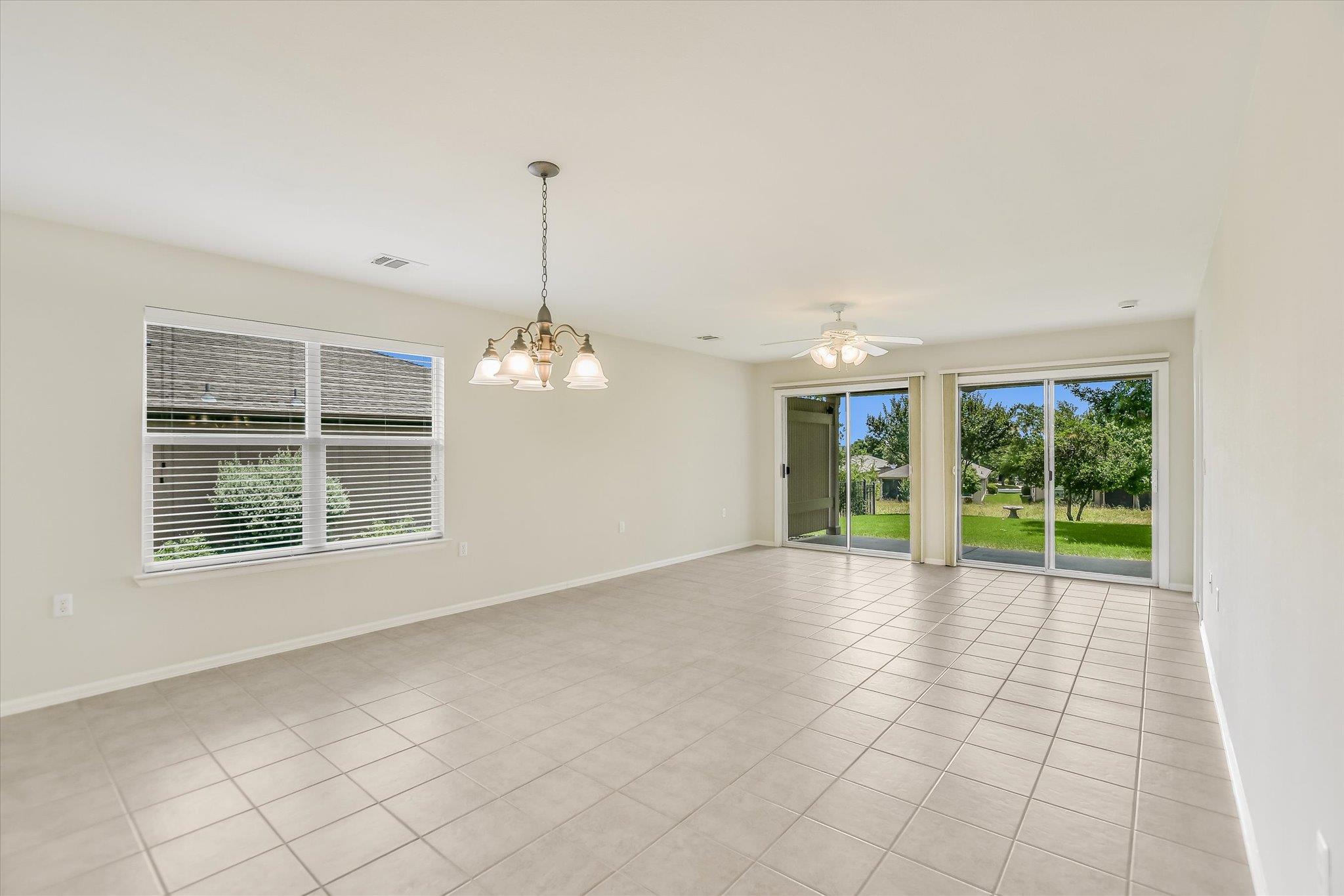 512 Salt Creek LN