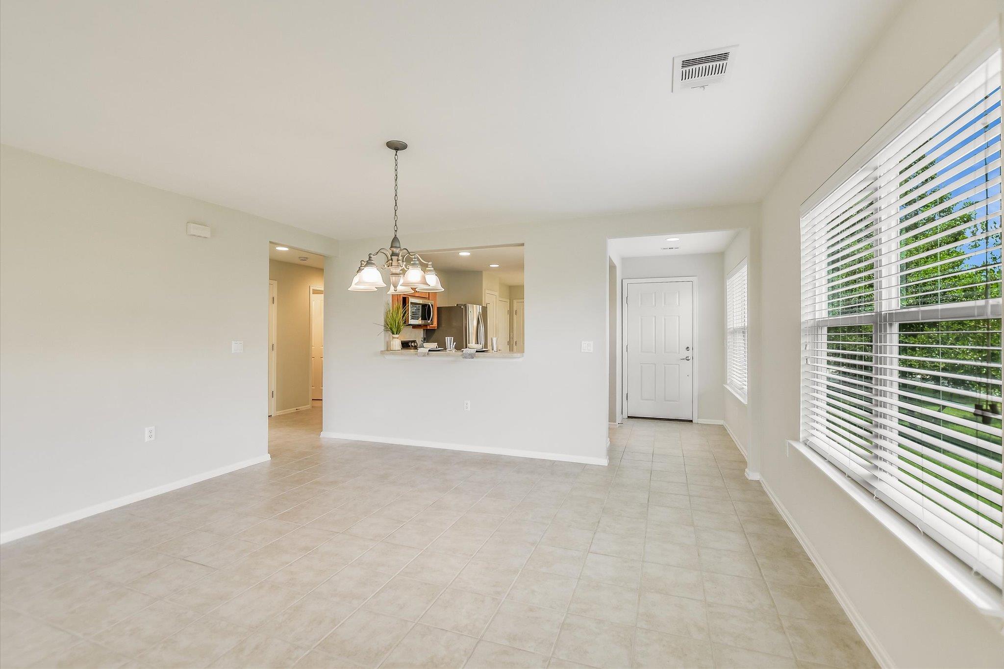 512 Salt Creek LN