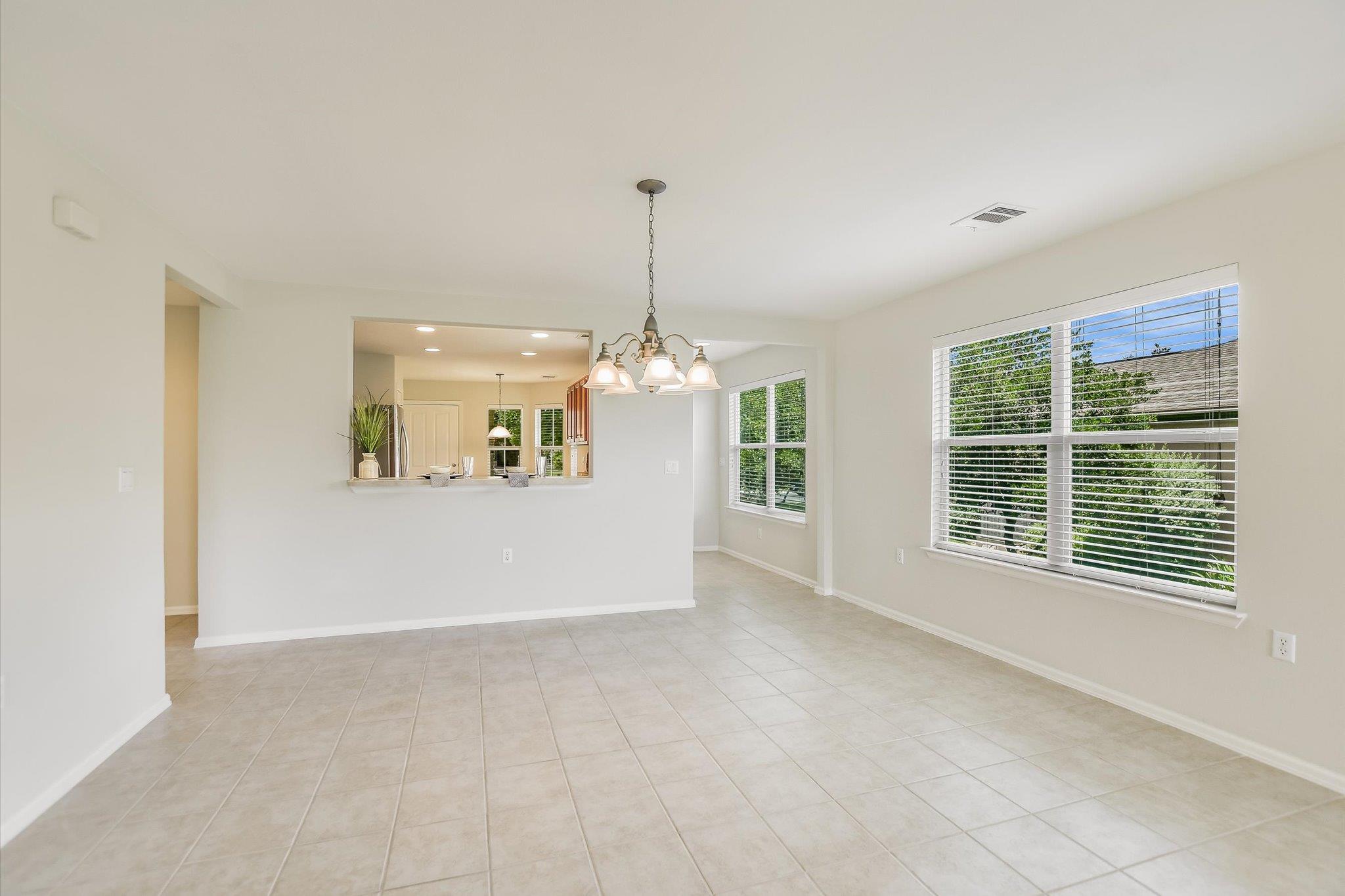 512 Salt Creek LN
