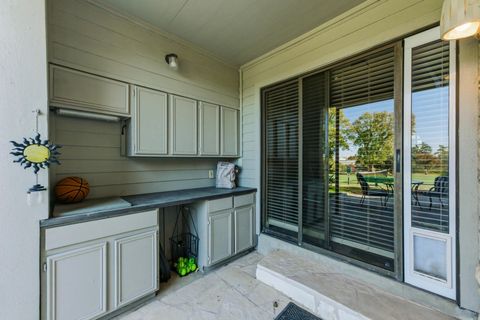 Tiny photo for 107 World Of Tennis SQ, Lakeway, TX 78738 (MLS # 4977985)