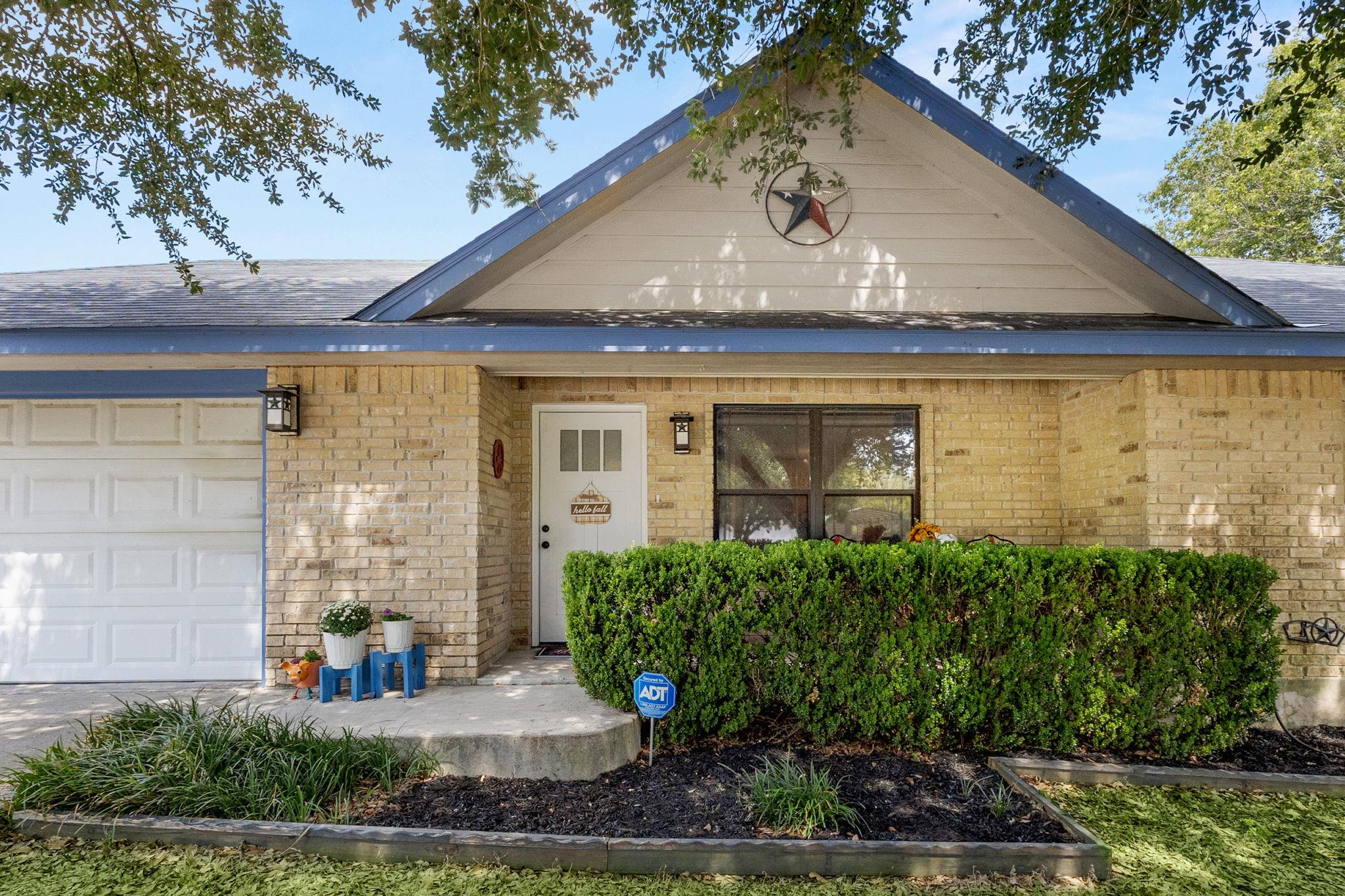195 Lakeside DR