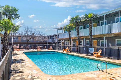 Photo of 2401 Manor RD #204, Austin, TX 78722 (MLS # 4380729)
