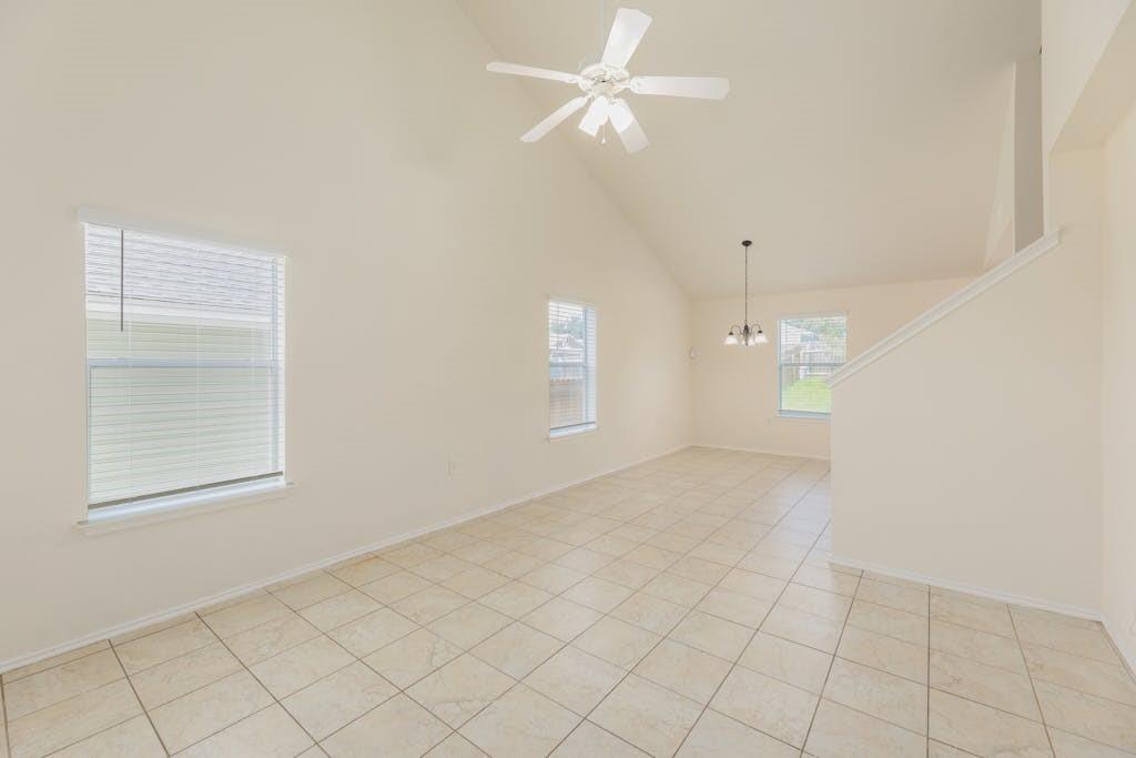 11516 Hungry Horse DR