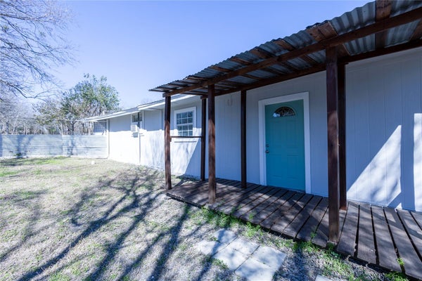 2304 THRASHER LN # A, AUSTIN, TX 78741 - Image 5530febdad295edac01e2f74b6d84166/3484559112