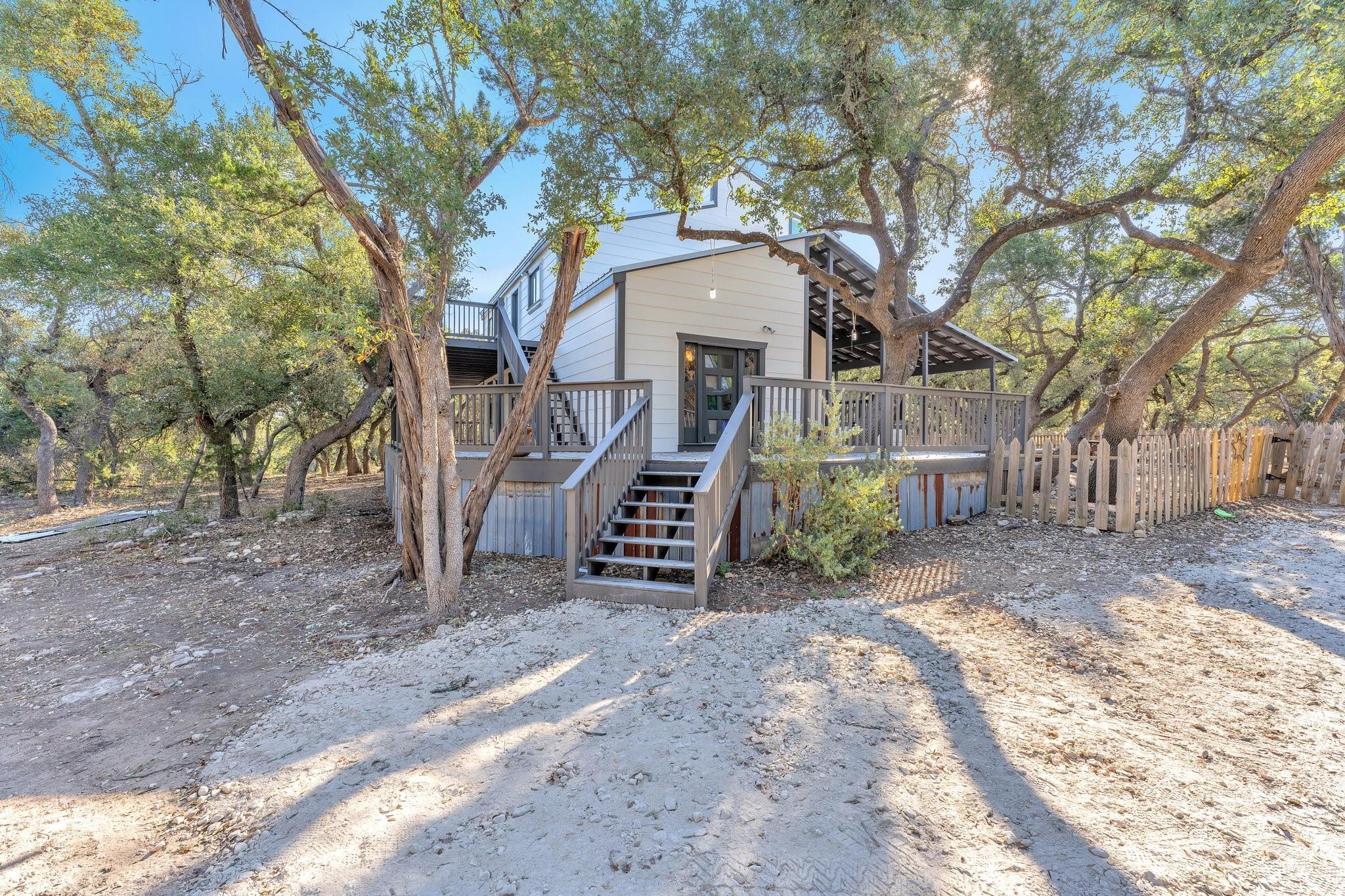 4016 McGregor LN