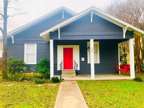 Photo of 207 W 39th ST #Main, Austin, TX 78751 (MLS # 1312794)
