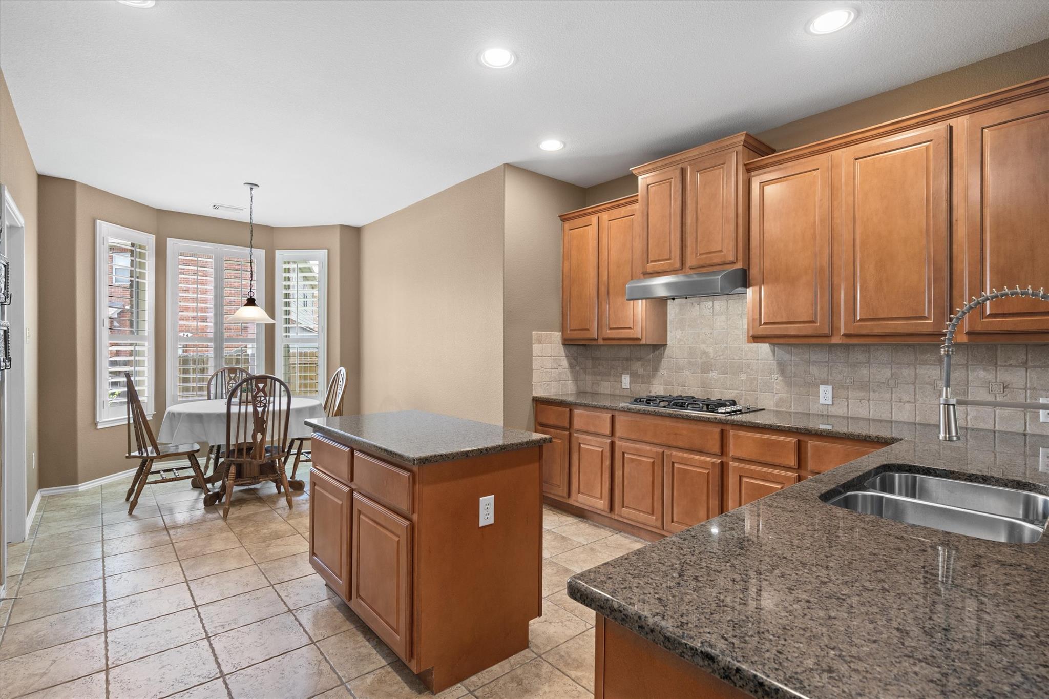 306 Water Oak DR