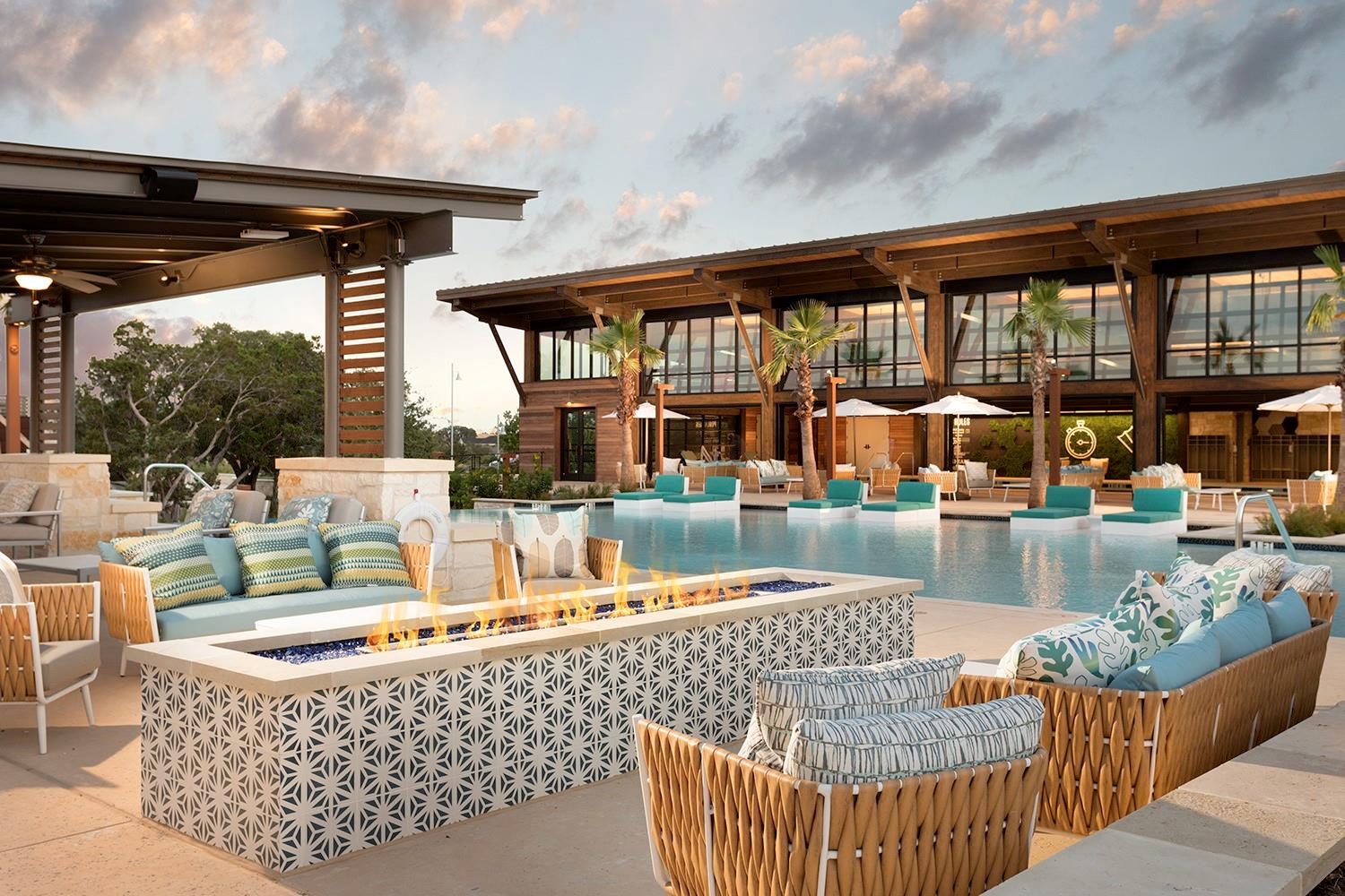 133 Living Oak CV