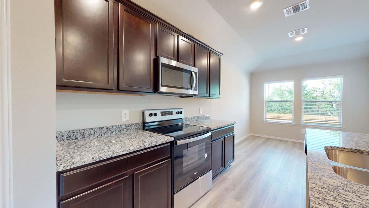 422 Isham DR