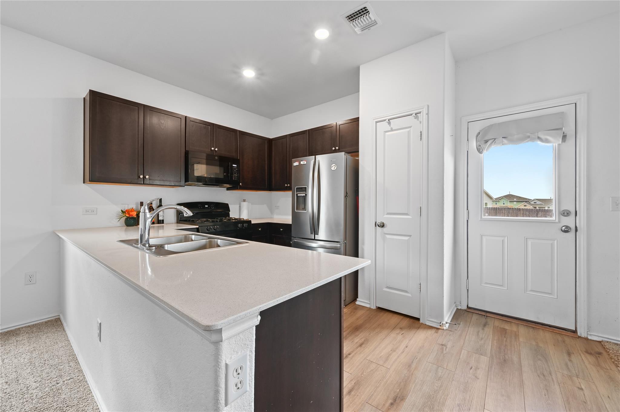 7717 Poppy Petal LOOP