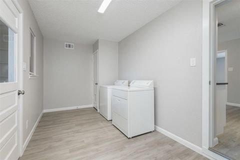 Tiny photo for 4806 Pecan Springs RD, Austin, TX 78723 (MLS # 3171495)