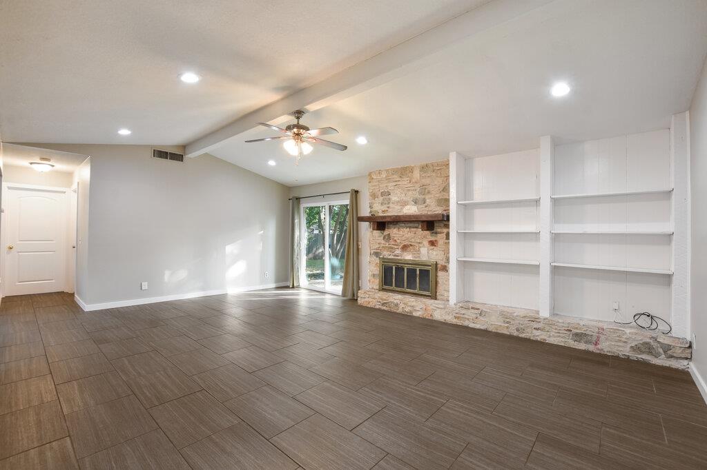 2405 Orleans DR