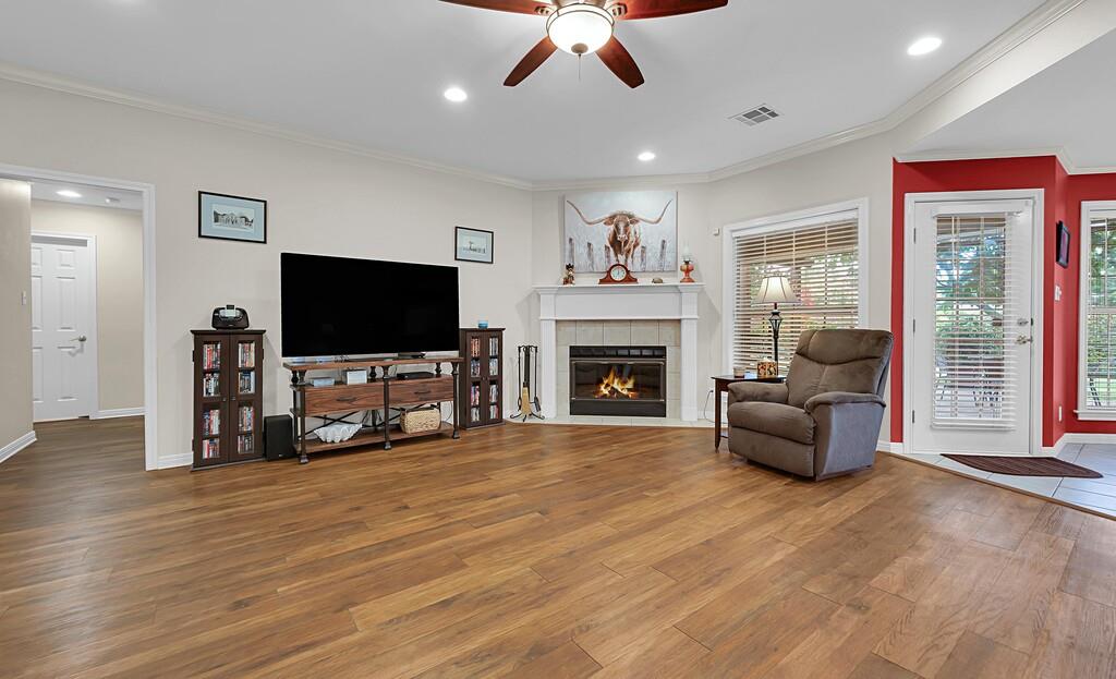 2404 Cambridge