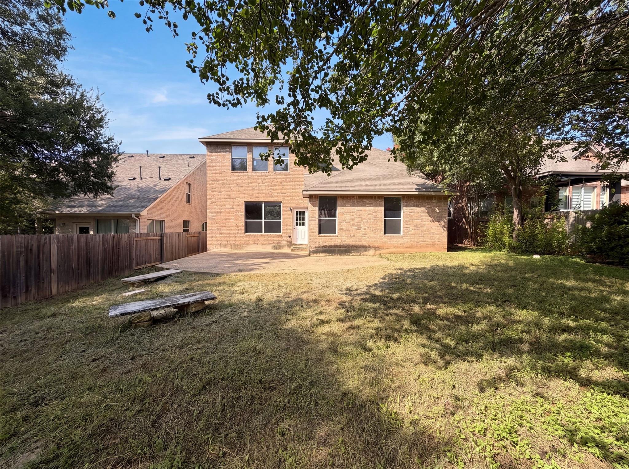 2404 Danciger LN